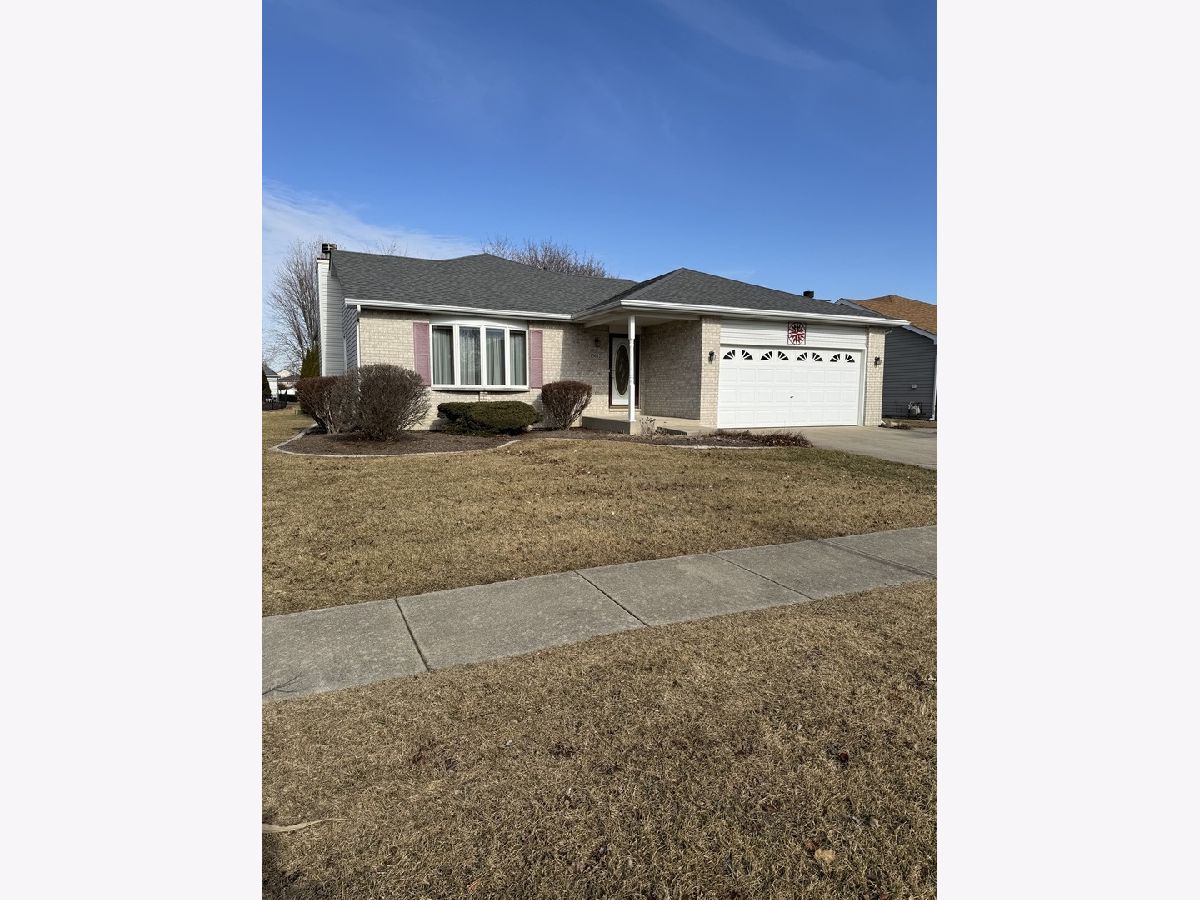 Homes & Condos & Townhomes Sold Foxford Manhattan Illinois, 15612 Donegal