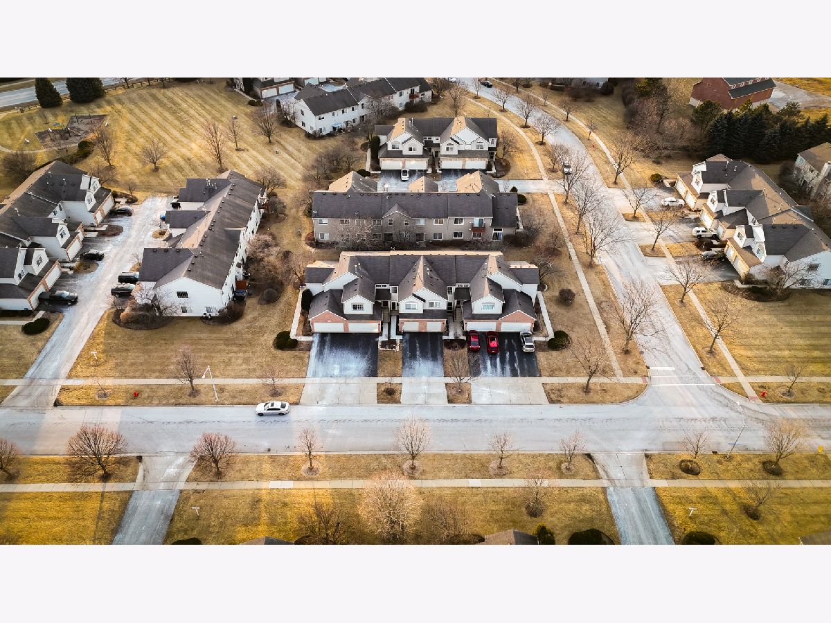 Townhomes & Condos & Homes Sold Shenandoah Carpentersville Illinois, 3413 Blue Ridge