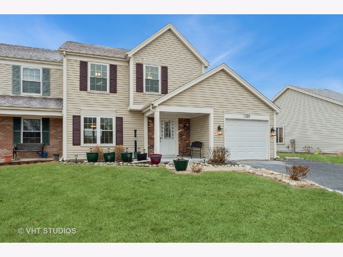 Townhomes & Homes Sold Cambridge Pointe Carol Stream Illinois, 1301 Trinity
