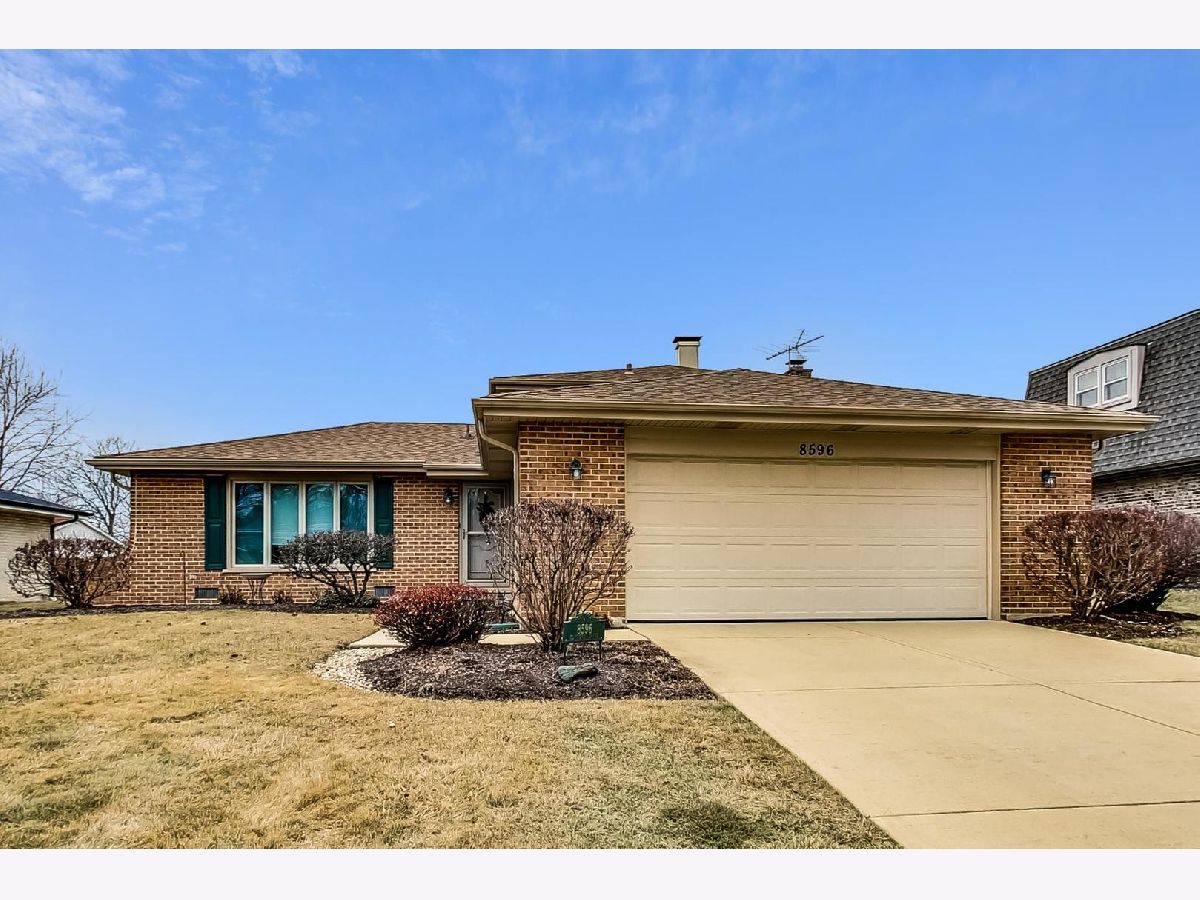 Homes Sold Farmingdale Village Darien Illinois, 8596 Clifford