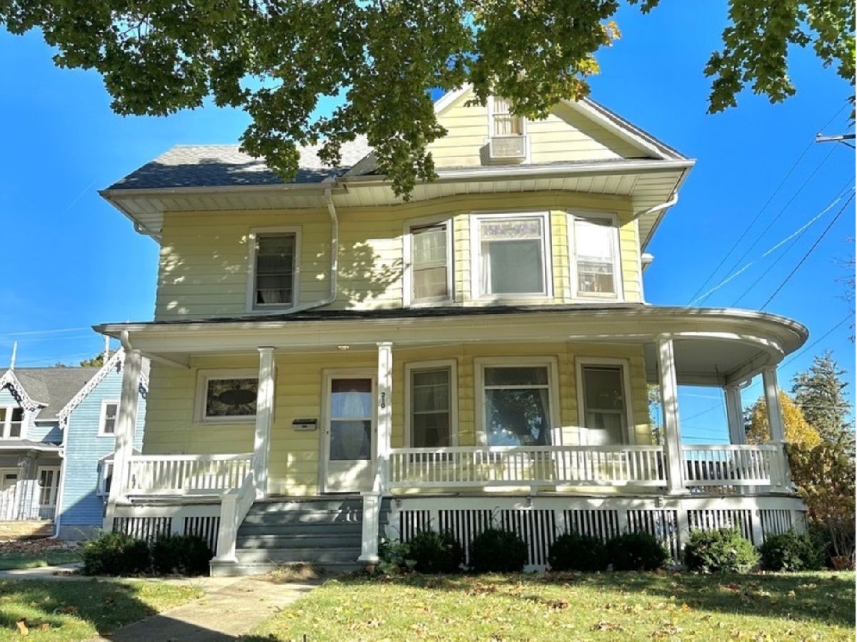  Rented Shabbona Illinois, 210 Navaho