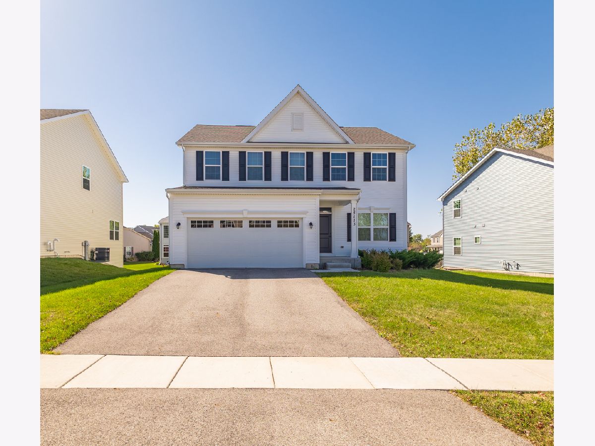 Townhomes & Homes Sold Rockwell Place Lakemoor Illinois, 28113 Cape Cod