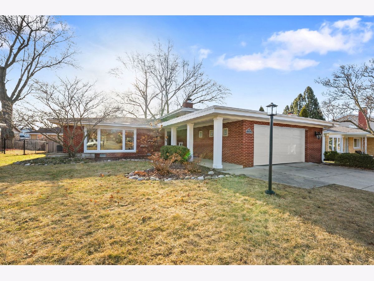  For Sale Western Springs Illinois, 5124 Ellington Avenue