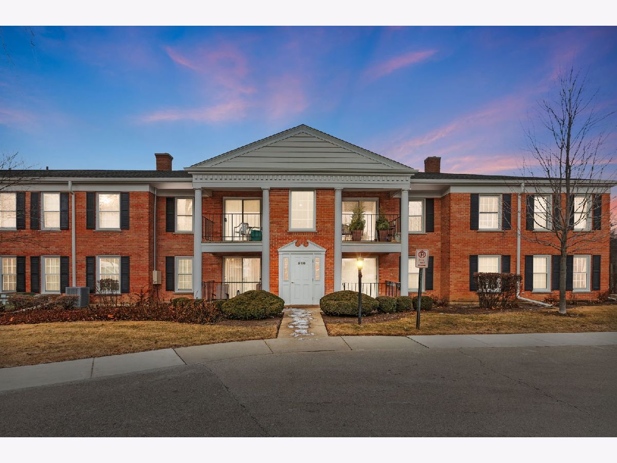 Condos & Townhomes Sold Shorely Woods Barrington Illinois, 540 Shorely