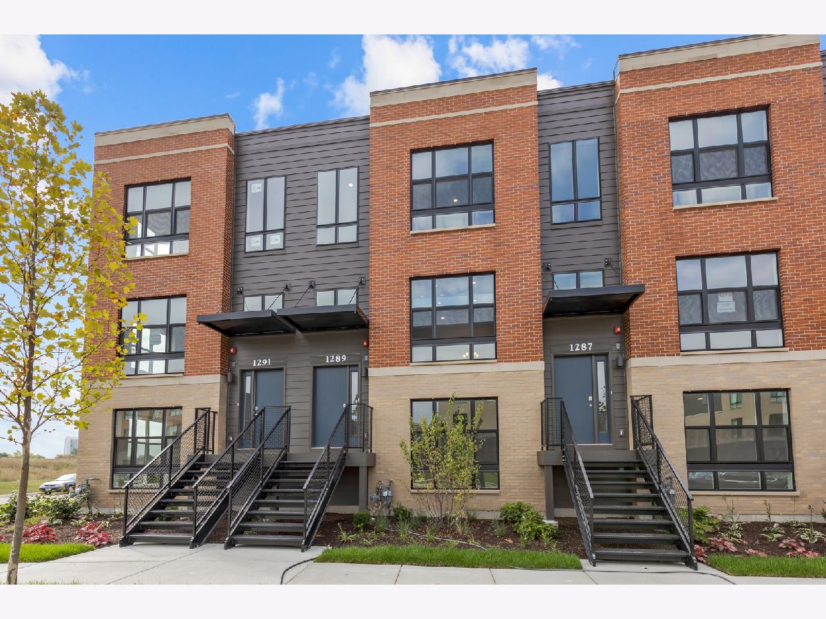 Condos & Townhomes Rented Northgate At Veridian Schaumburg Illinois, 1289 Lakepointe