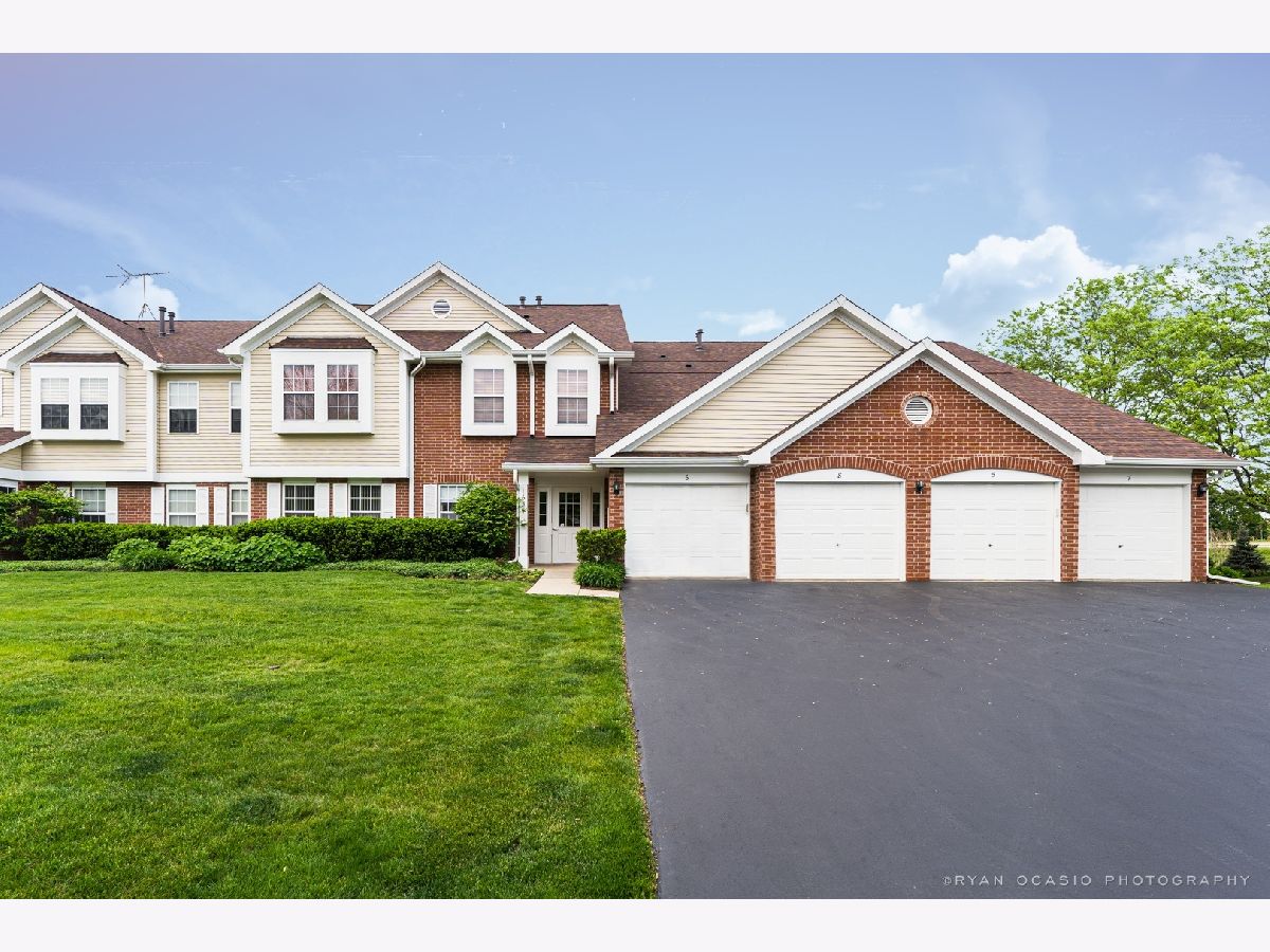Townhomes & Condos Rented Turnberry Manor Roselle Illinois, 1655 Mansfield