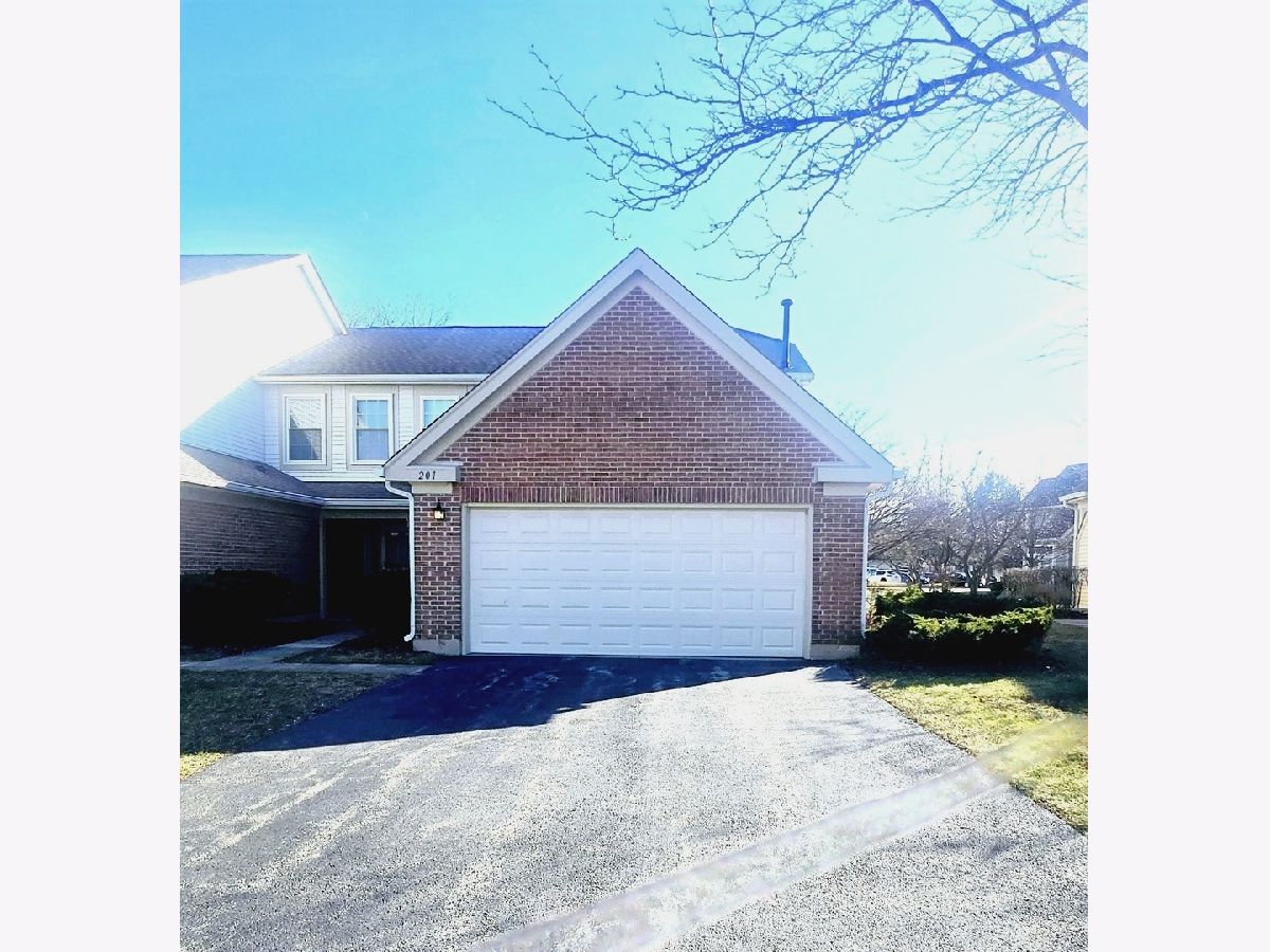 Townhomes & Condos Rented Towne Place Schaumburg Illinois, 201 Rob Roy