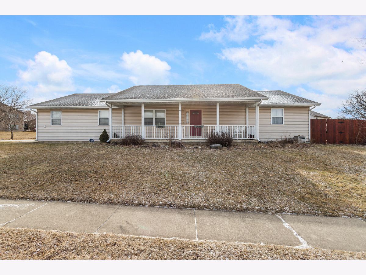 Homes & Condos & Townhomes Sold Lakeview Mahomet Illinois, 402 Ash