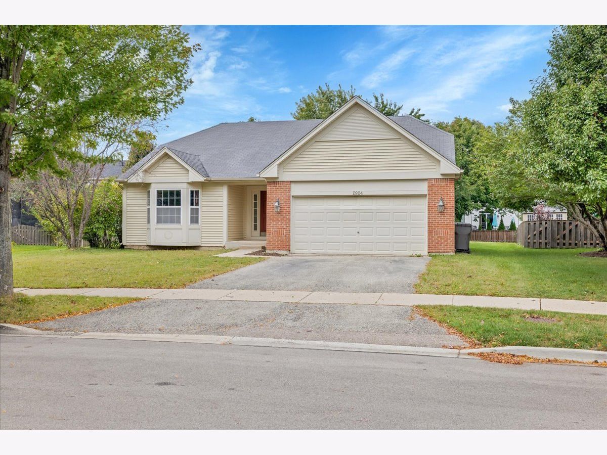 Homes & Townhomes Sold Foxmoor Montgomery Illinois, 2924 Darley