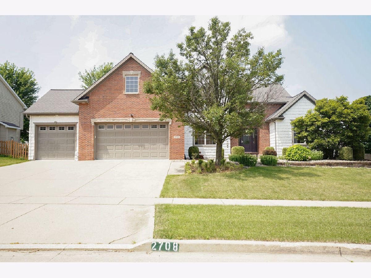 Homes & Condos & Townhomes Sold Eagle Crest Bloomington Illinois, 2708 Kaisner