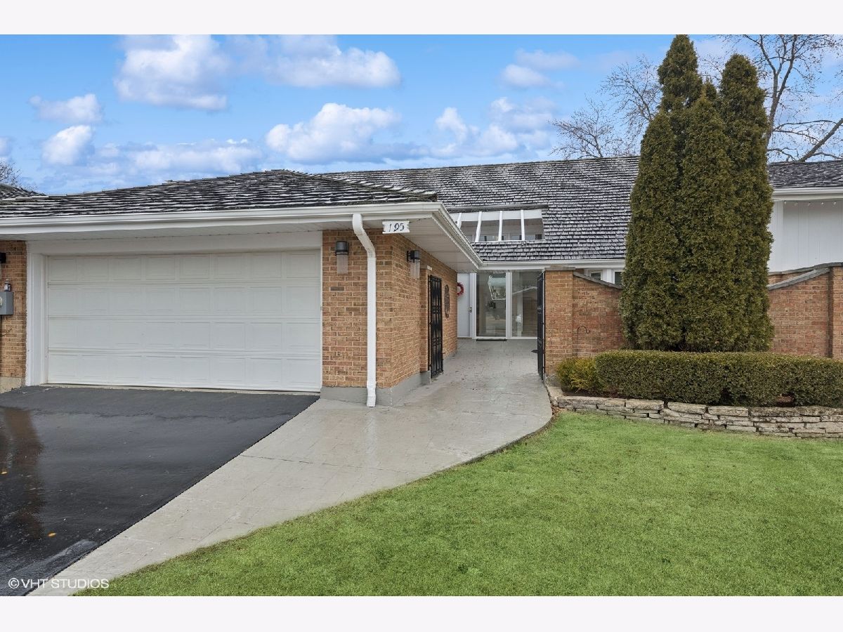 Townhomes Sold Briarwood Lakes Oak Brook Illinois, 195 Briarwood