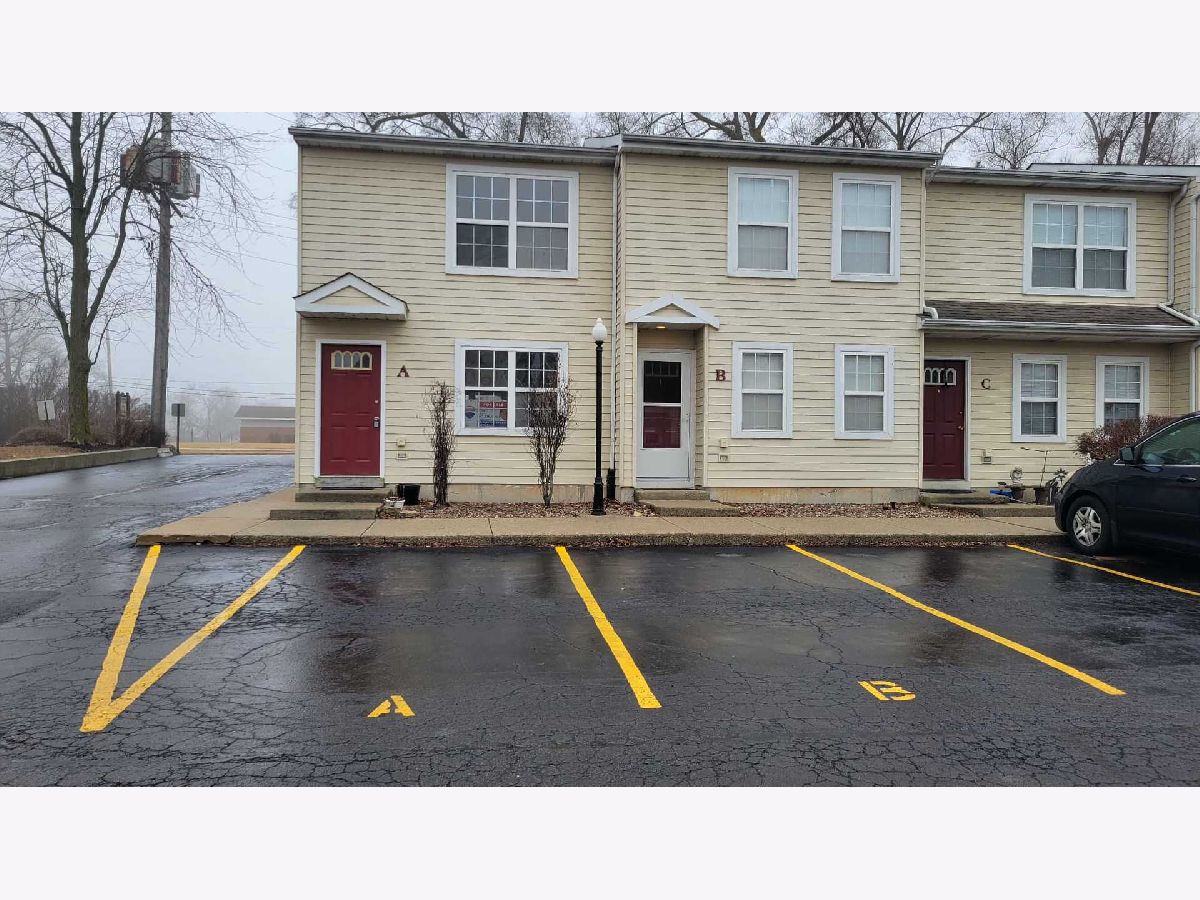 Townhomes Rented Castlebrook Townhomes Wauconda Illinois, 651 Liberty