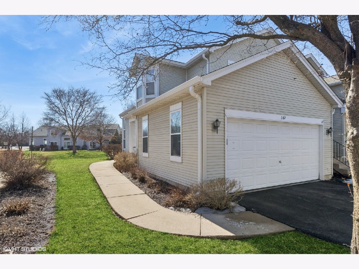 Townhomes & Condos Sold Woodland Lakes North Aurora Illinois, 187 Woodland