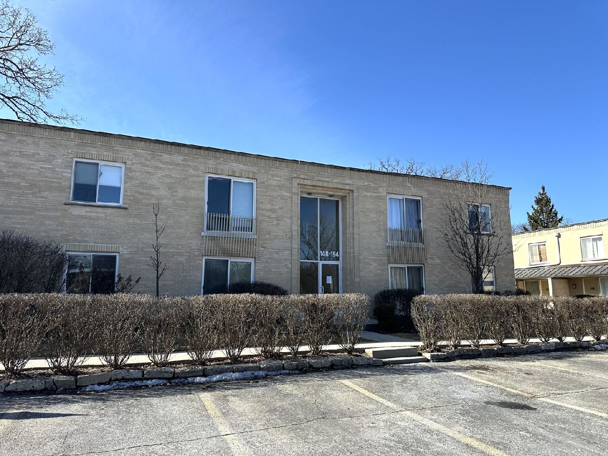 Rented Glencoe Illinois, 148 Green Bay