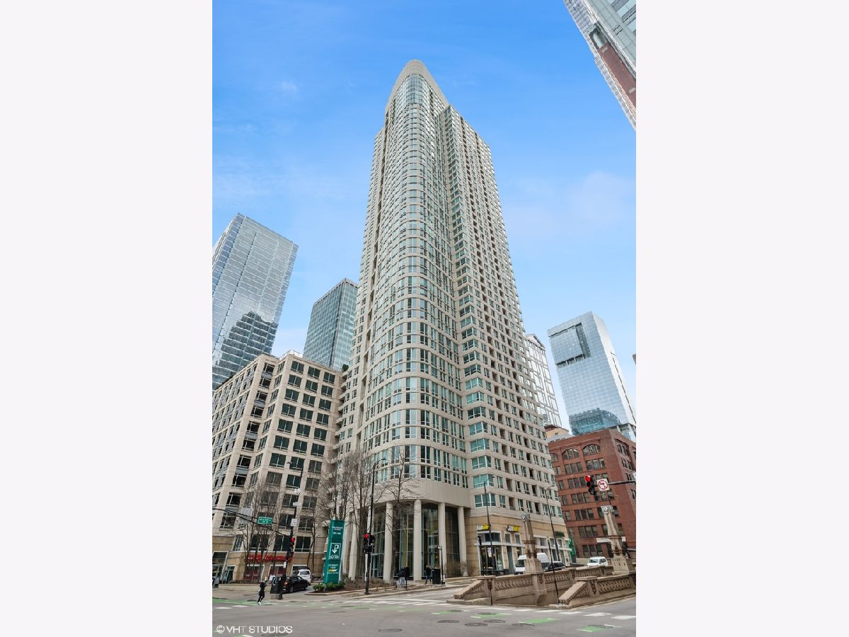 Condominiums Sold The Sterling Chicago Illinois, 345 La Salle