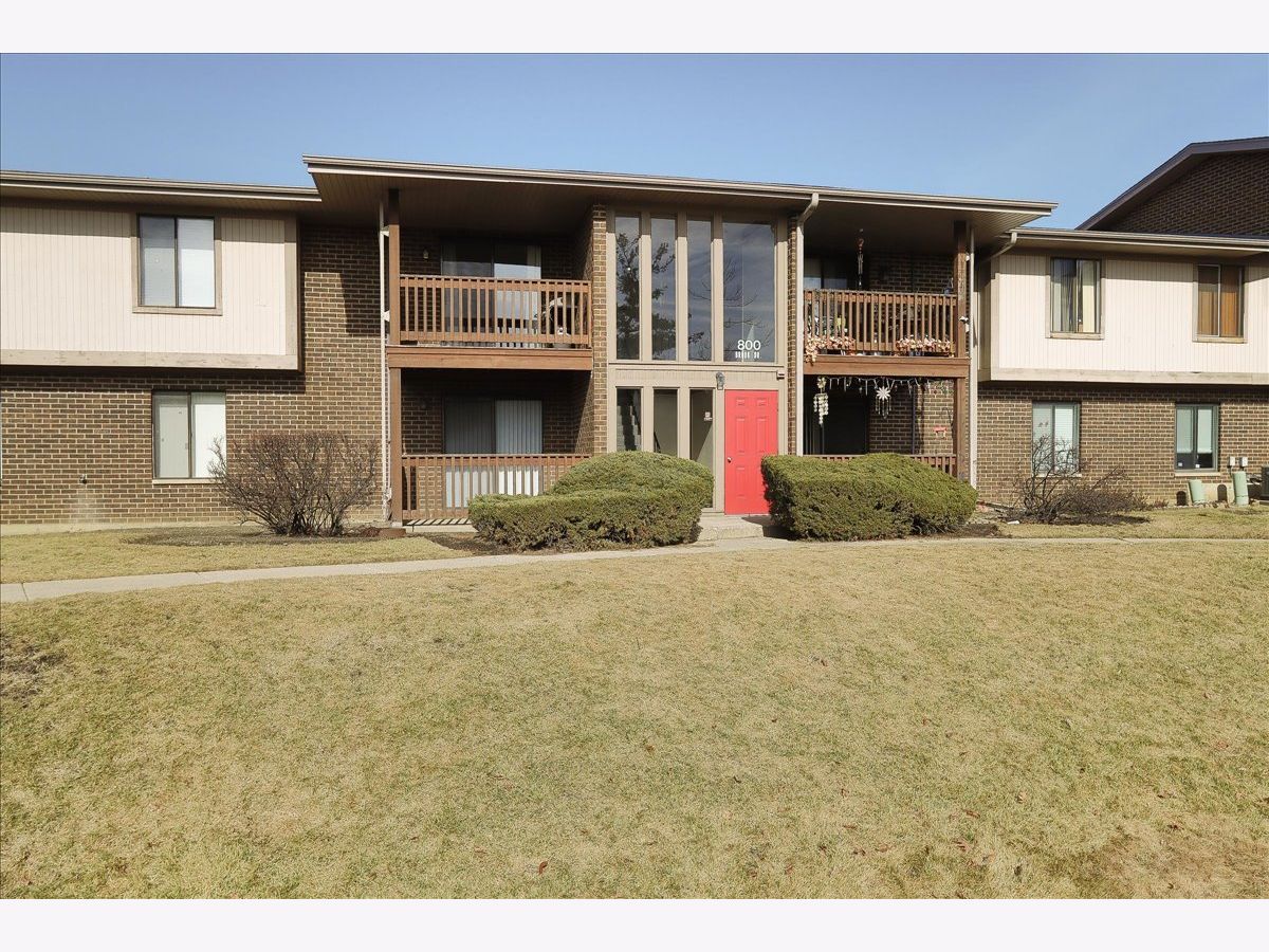 Condominiums & Homes Sold Brookside Streamwood Illinois, 800 Brook