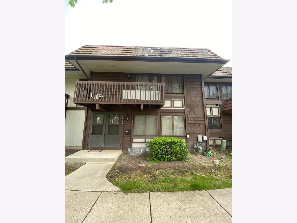 Townhomes & Condos Sold Tanglewood Hanover Park Illinois, 1345 Court Leona