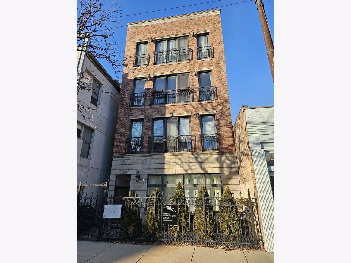 Condos & Townhomes & Homes Rented West Town Chicago Illinois, 1336 Grand