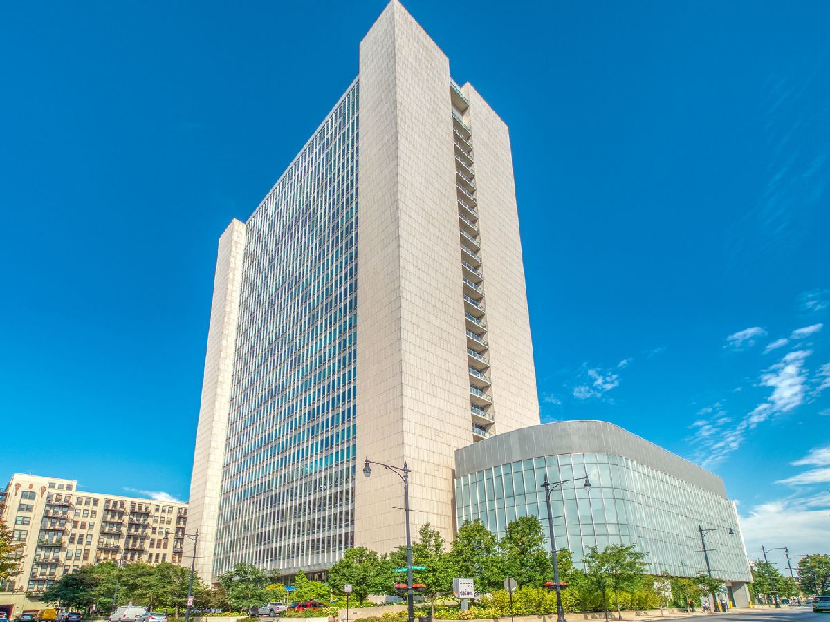 Condominiums Rented Montgomery Chicago Illinois, 500 Superior
