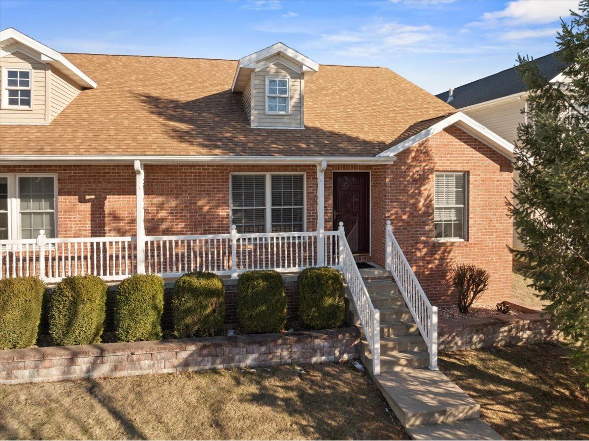 Homes & Condos & Townhomes Sold Kelley Glen Normal Illinois, 1605 Belclare