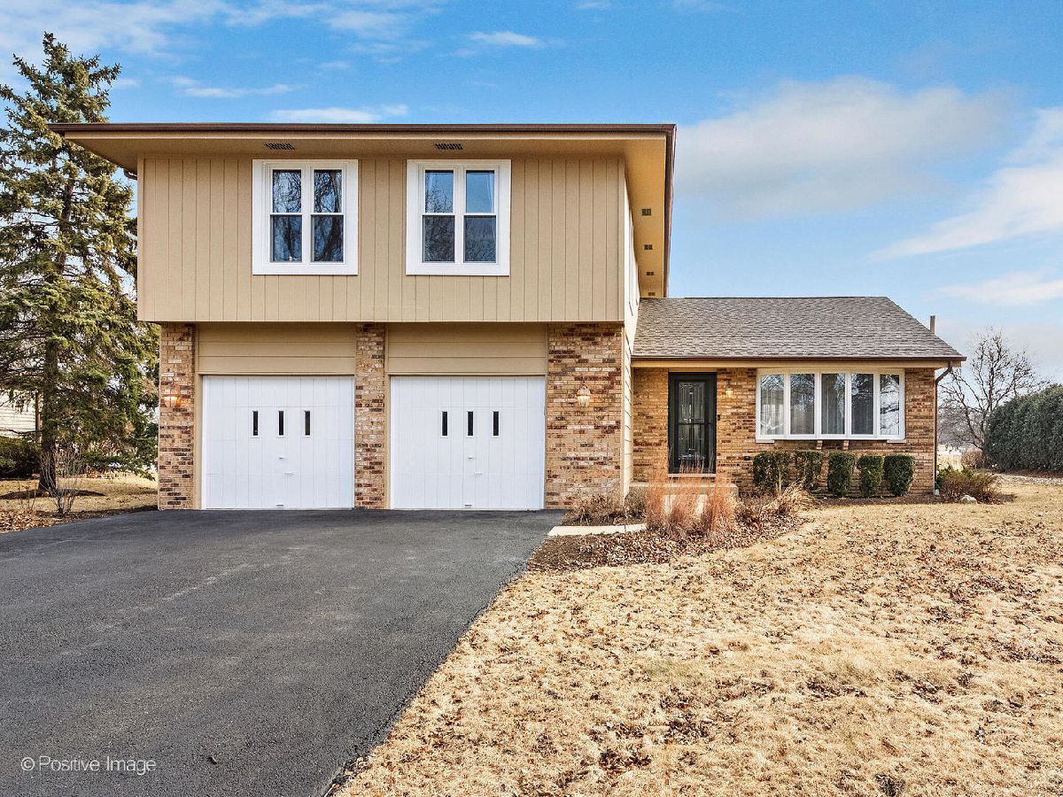Homes Rented Bartlett Lake Estates Bartlett Illinois, 887 Braintree