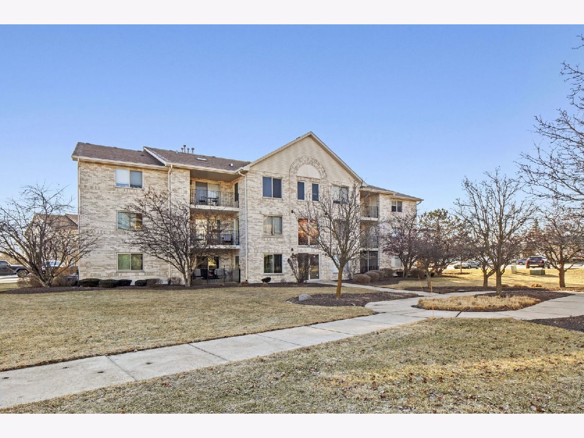 Condominiums Sold Sunchase Pointe Oak Forest Illinois, 6825 Forestview