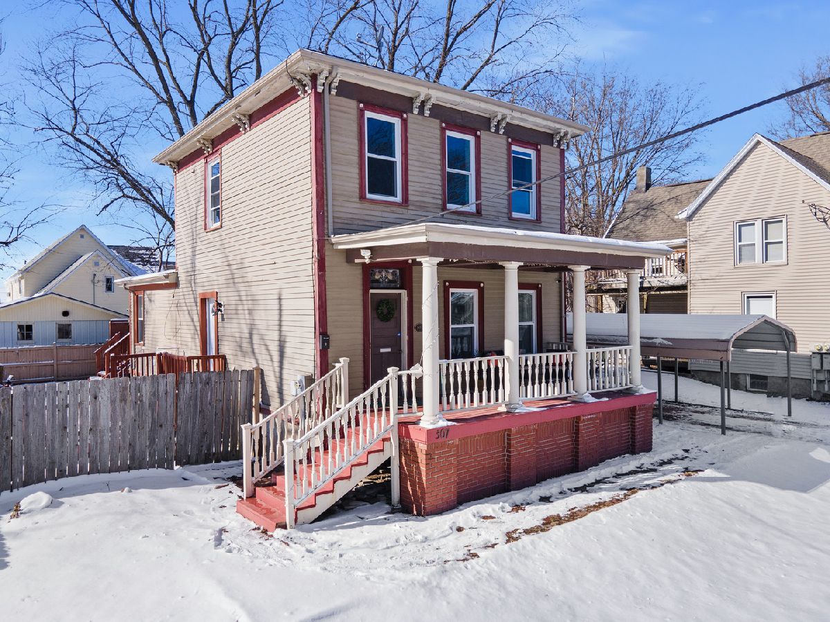 Homes & Condos & Townhomes Sold Dimmitts Grove Bloomington Illinois, 307 Gridley