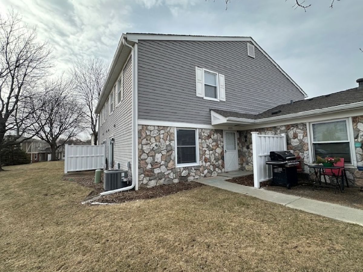 Townhomes & Condos & Homes Rented Nantucket Cove Schaumburg Illinois, 1025 Brunswick Harbor