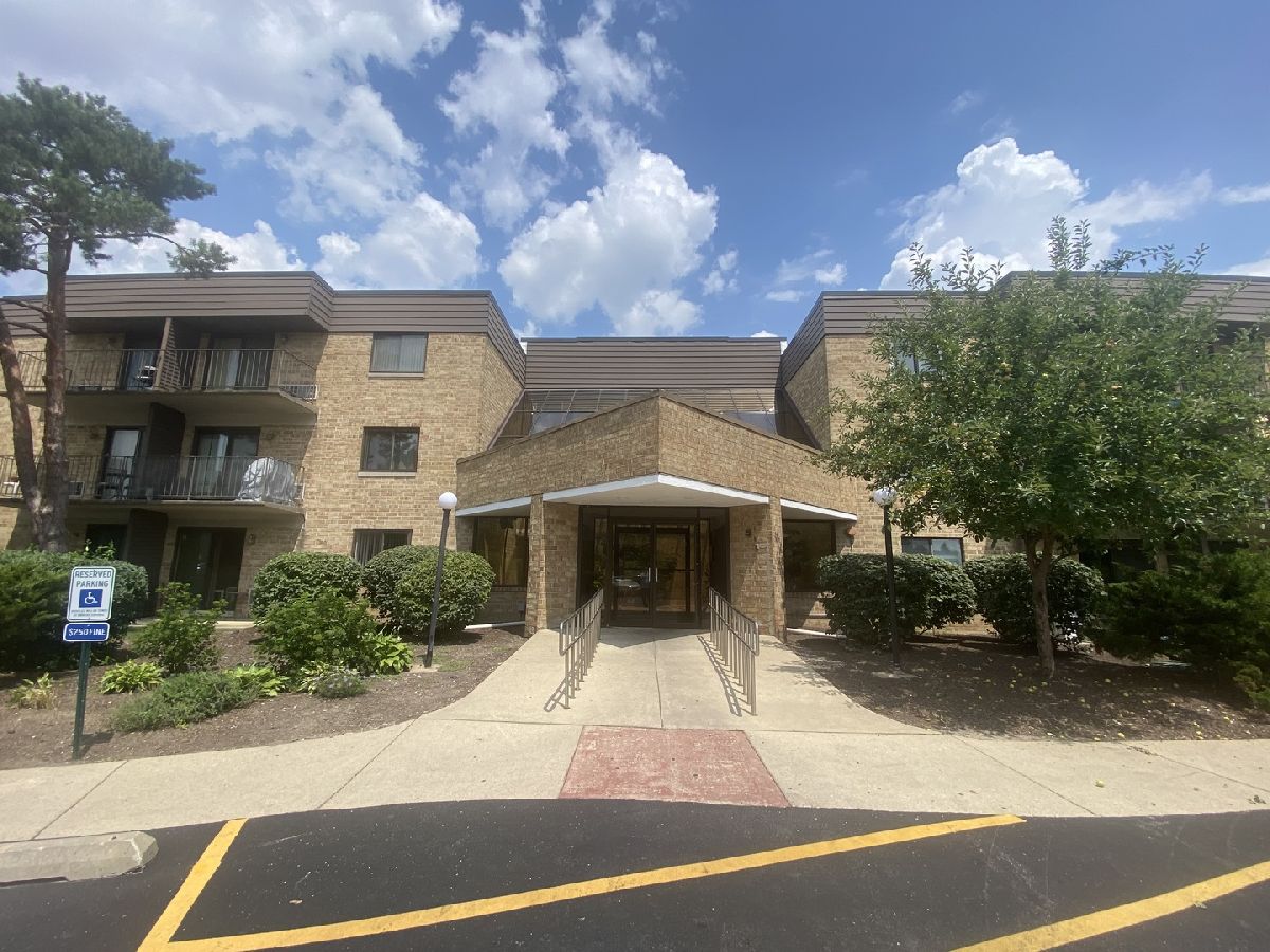 Condominiums Sold Saratoga Rolling Meadows Illinois, 5600 Astor