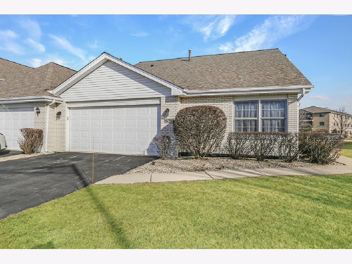 Townhomes & Condos & Homes Sold Centennial Village Orland Park Illinois, 15729 Liberty