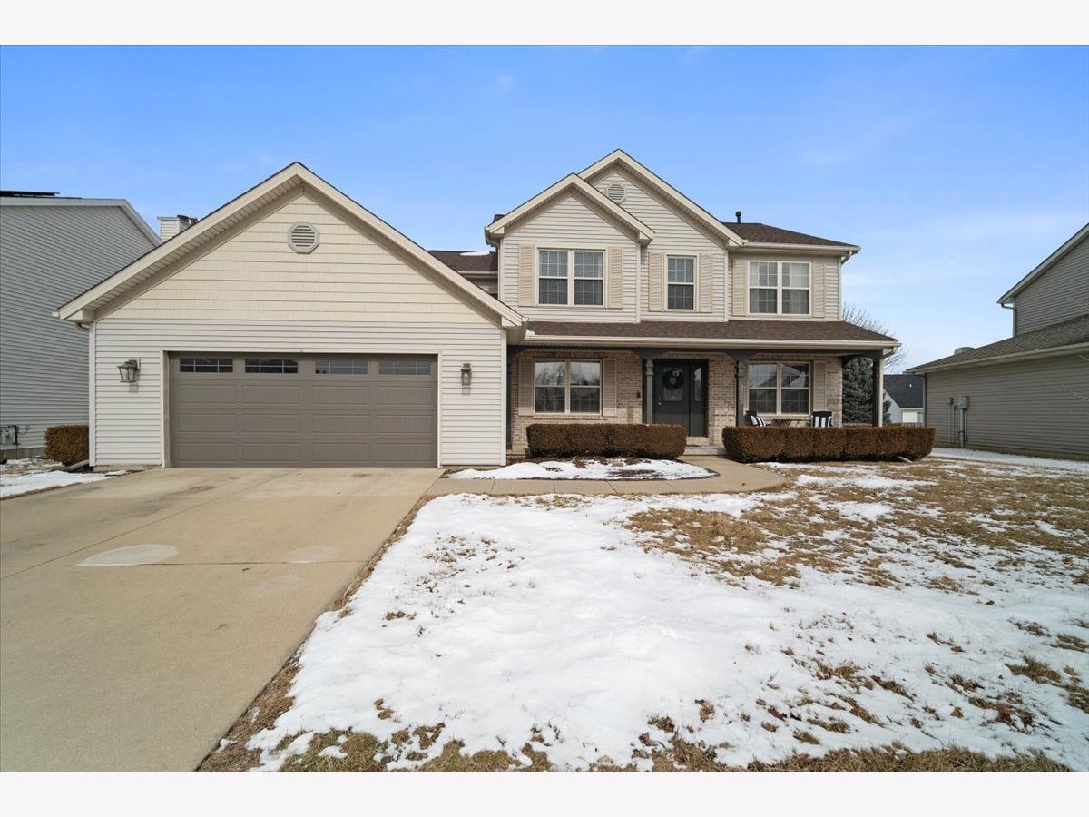 Homes Sold White Eagle South Bloomington Illinois, 3202 Cave Creek