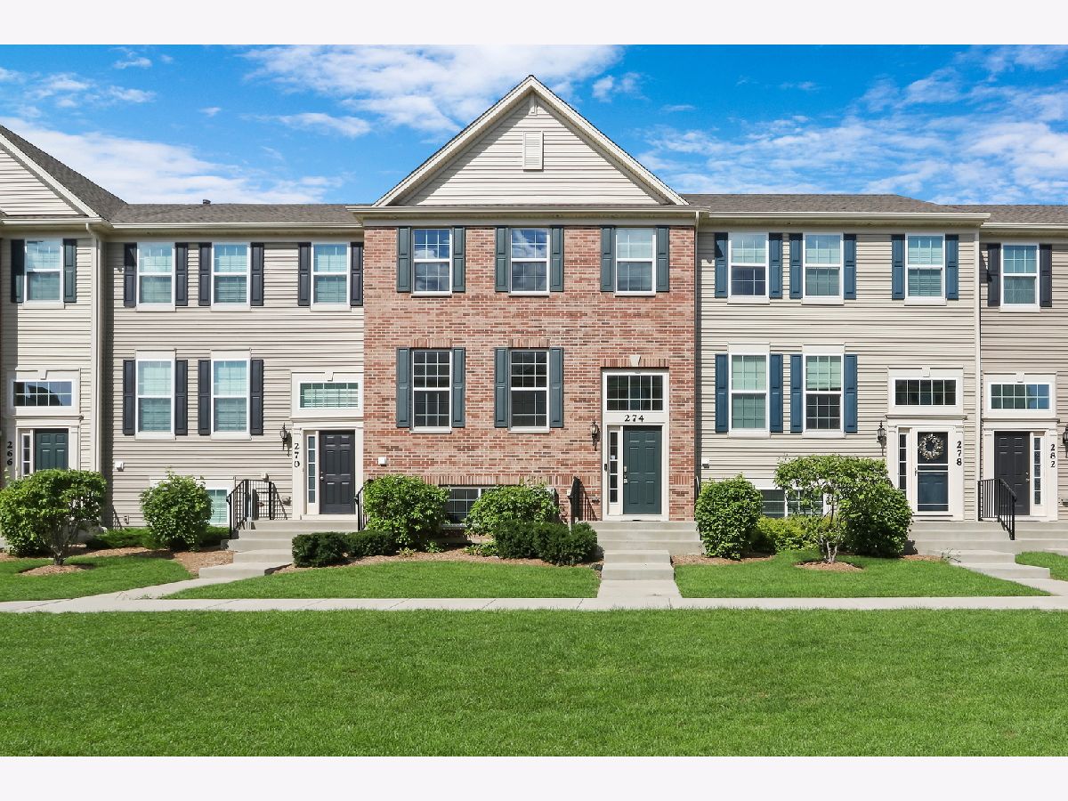 Townhomes & Condos Rented Lake Street Square Grayslake Illinois, 274 Lionel