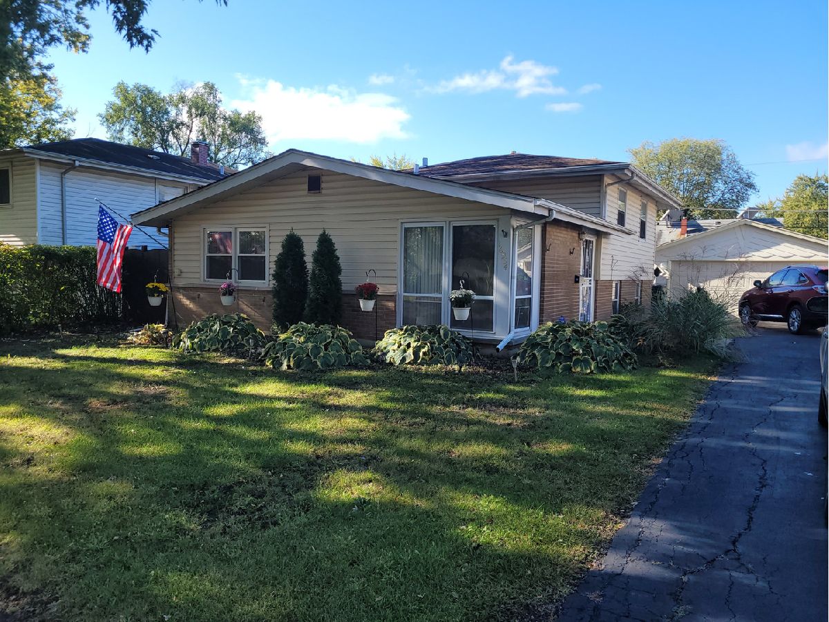 Homes Sold Nob Hill Country Club Hills Illinois, 16954 Briargate