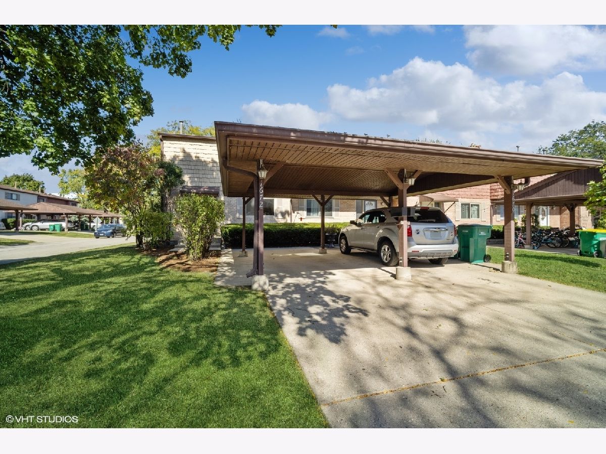 Townhomes Sold Tahoe Village Wheeling Illinois, 1672 Ottawa