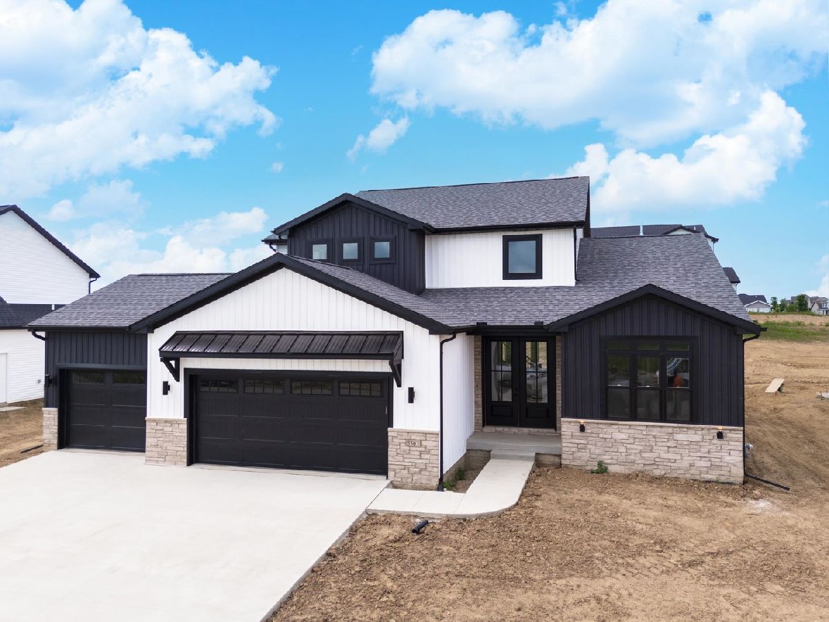 Homes & Condos & Townhomes Sold Grove On Kickapoo Creek Bloomington Illinois, 5303 Belvedere
