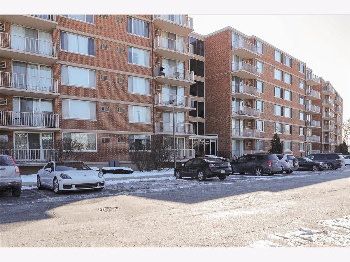 Condominiums Rented Yorktown Green Lombard Illinois, 2201 Highland