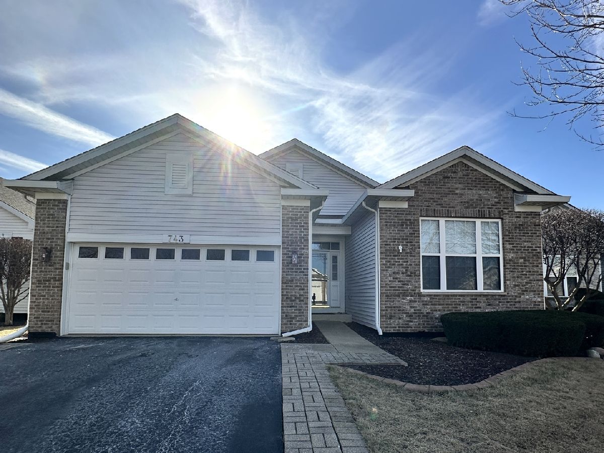Homes & Townhomes Sold Grand Haven Romeoville Illinois, 743 S Mecosta