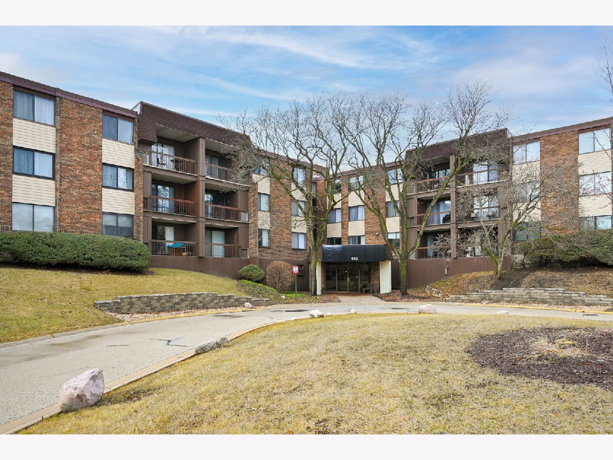 Condominiums & Homes Sold Raintree Glen Ellyn Illinois, 440 Raintree