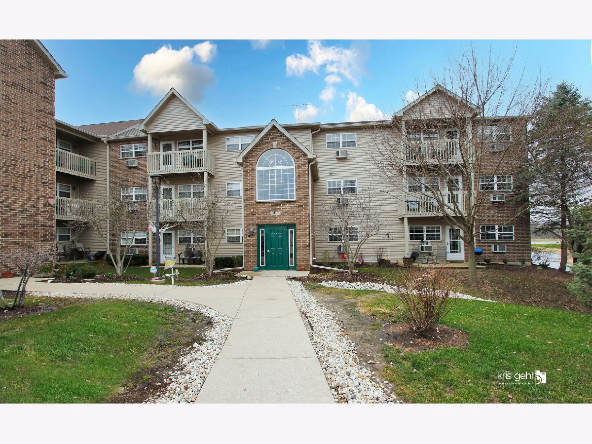 Condominiums Sold Kensington Manor Richmond Illinois, 350 Cunat