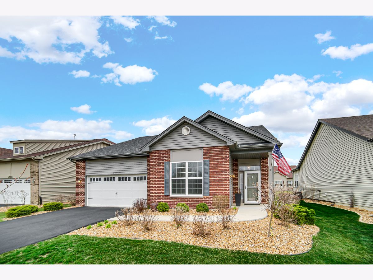 Homes & Townhomes & Condos Sold Lago Vista Lockport Illinois, 17404 Windemere