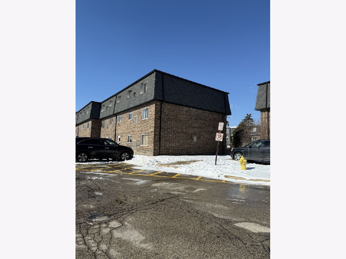 Condominiums Rented Bay Colony Des Plaines Illinois, 9405 Bay Colony