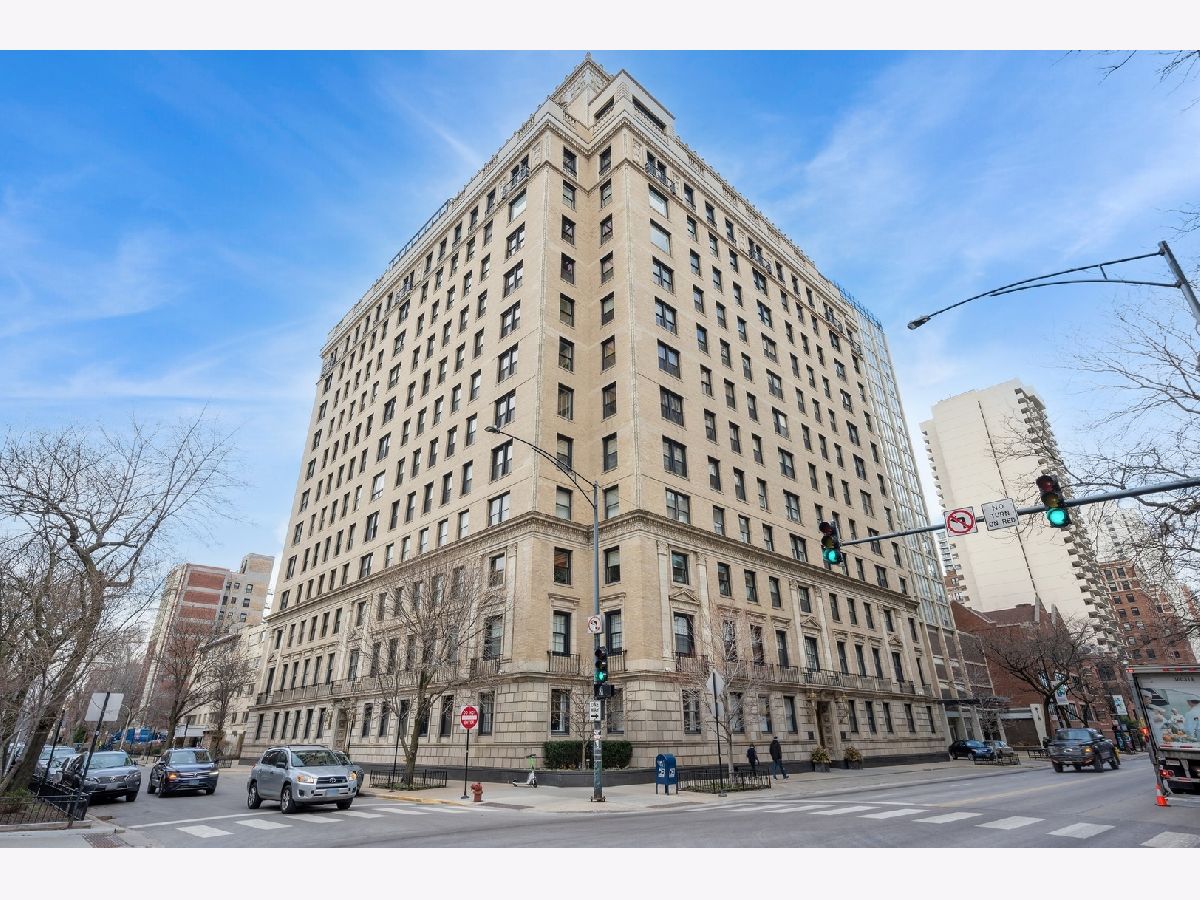 Condominiums Sold The Barry Chicago Illinois, 3100 Sheridan