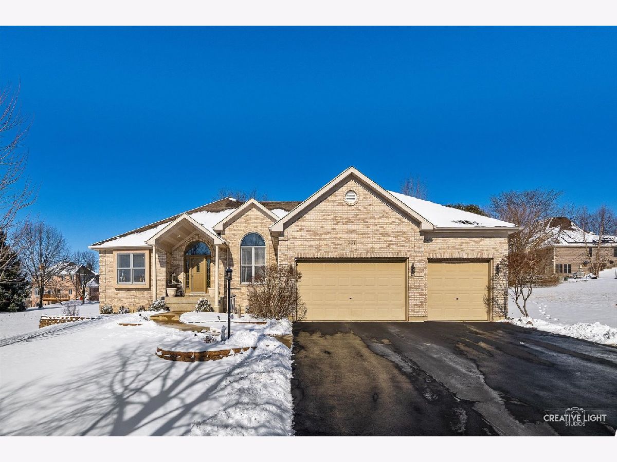 Homes Sold Black Walnut Trails Sugar Grove Illinois, 941 Lakeridge