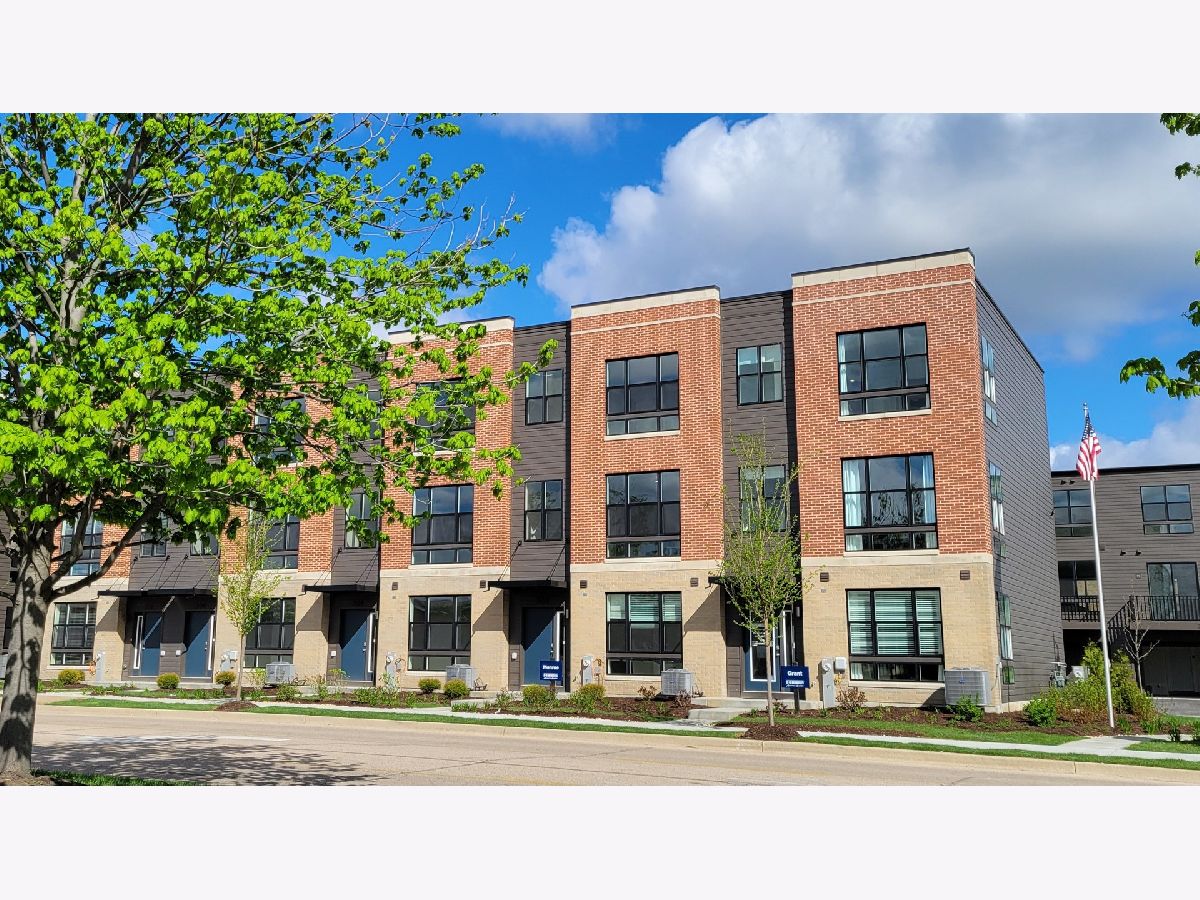 Condos & Townhomes Sold The Summit At Yorktown Lombard Illinois, 362 Summit