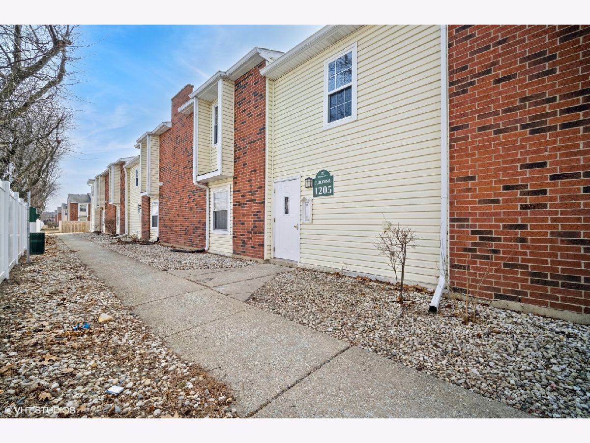 Condos & Townhomes Sold Wyndham Club Palatine Illinois, 1205 Wyndham