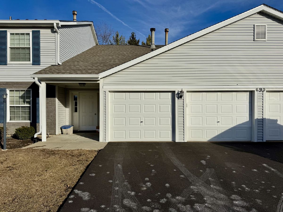 Condominiums Sold Hearthwood Farms Bartlett Illinois, 690 Thorntree
