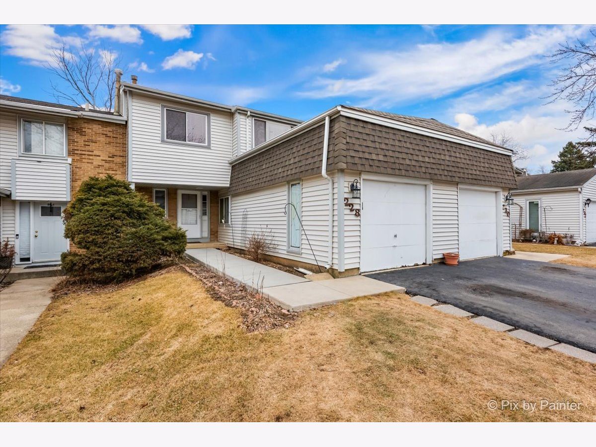 Townhomes Sold Winston Village Bolingbrook Illinois, 228 Diane