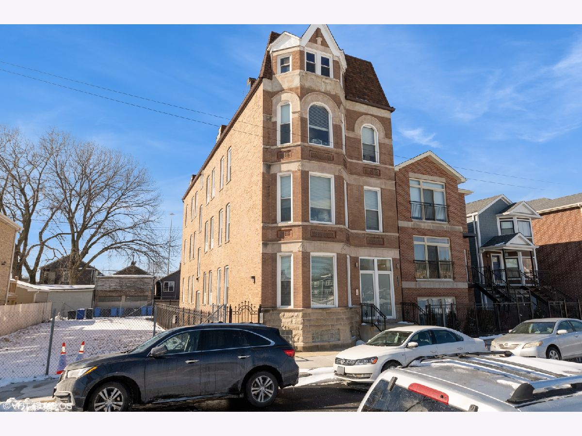 Condominiums & Homes Rented East Pilsen Chicago Illinois, 2002 Desplaines