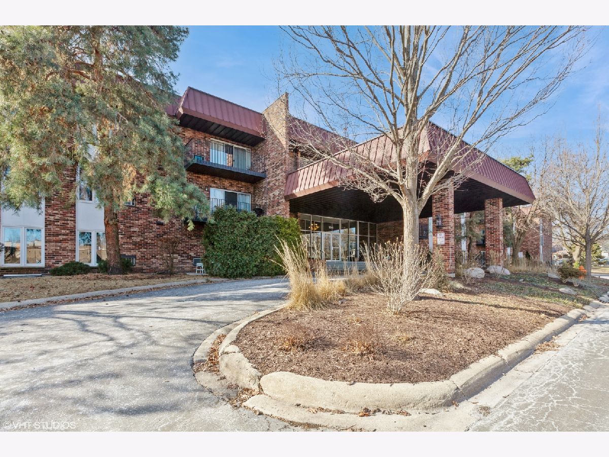 Homes & Condos & Townhomes Sold Cress Creek Woods Naperville Illinois, 1041 Ogden