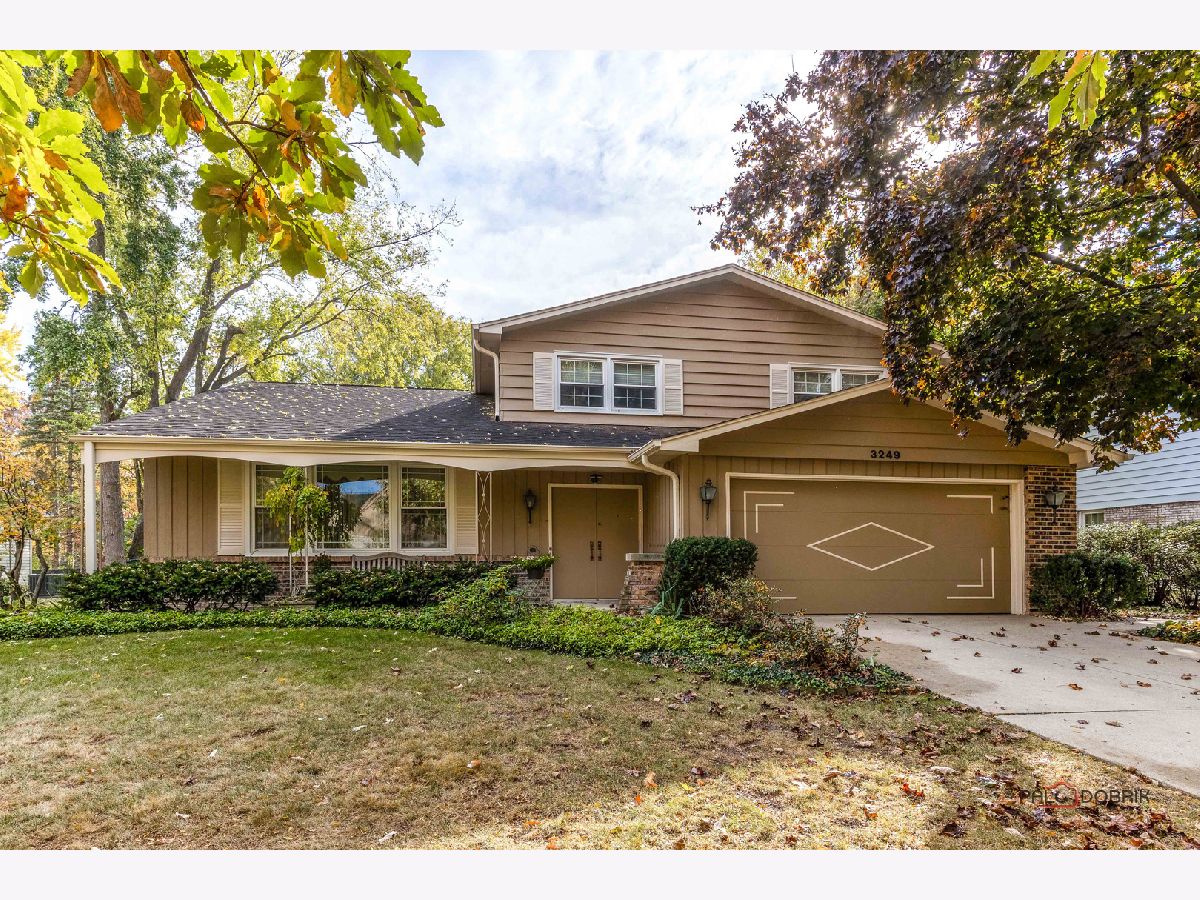 Homes Sold White Plains Northbrook Illinois, 3249 River Falls